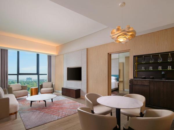 Sheraton Kuching Hotel : photo 5 de la chambre suite junior lit king-size