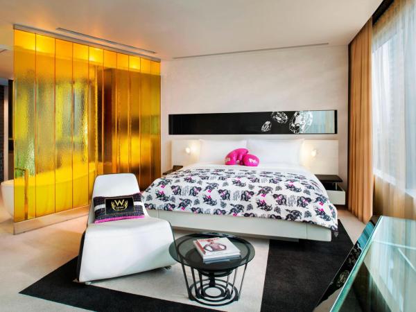 W Bangkok Hotel : photo 3 de la chambre chambre lit king-size spectaculaire - vue sur ville