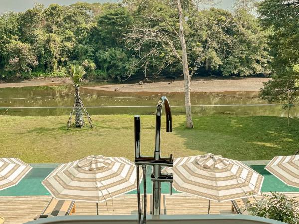 Historykan Kanchanaburi Hotel : photo 3 de la chambre chambre double deluxe avec baignoire