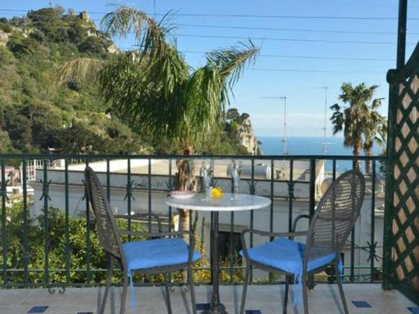 La Musa : photo 1 de la chambre chambre double ou lits jumeaux avec balcon