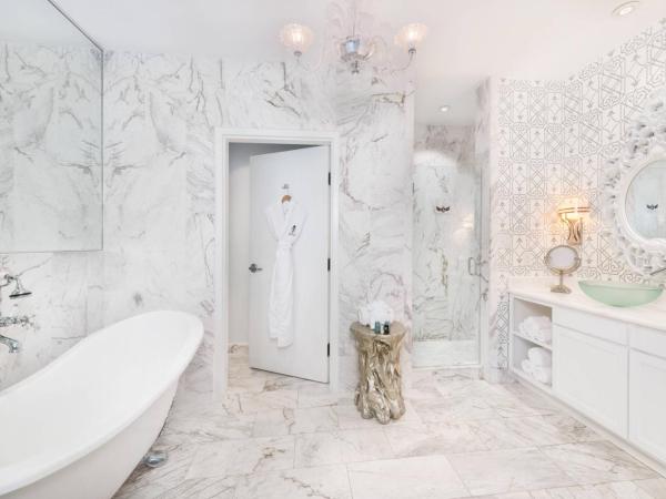 The Saint Hotel, New Orleans, French Quarter, Autograph Collection : photo 4 de la chambre suite lit king-size