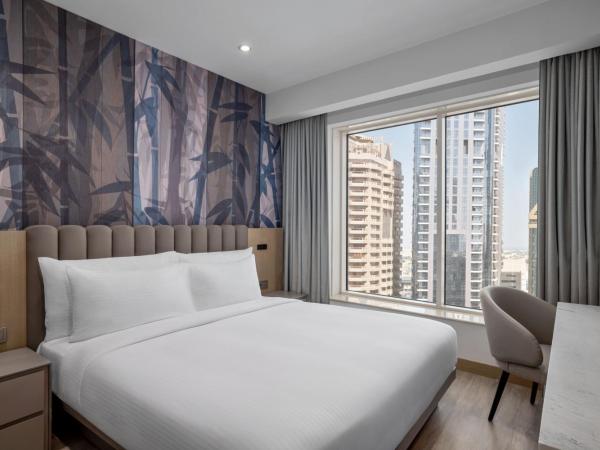 Residence Inn by Marriott Sheikh Zayed Road, Dubai : photo 5 de la chambre suite 1 chambre 1 lit queen-size - vue sur ville