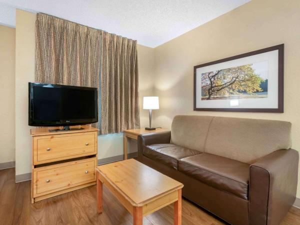 Extended Stay America Select Suites - Jacksonville - Baymeadows : photo 4 de la chambre studio de luxe avec 1 lit king-size - non-fumeurs