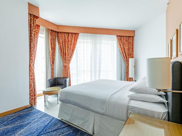 Four Points by Sheraton Bur Dubai : photo 6 de la chambre executive king suite with complimentary shuttle service to dubai mall & kite beach