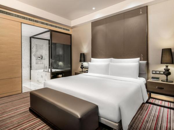 Le Meridien Chongqing Nan'an : photo 2 de la chambre suite deluxe avec 1 lit king-size - Étage club - vue sur ville