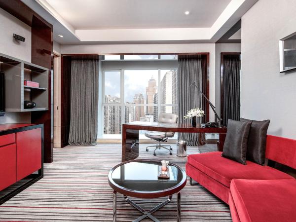 Le Meridien Chongqing Nan'an : photo 2 de la chambre suite club avec 1 lit king-size - Étage club - vue sur ville