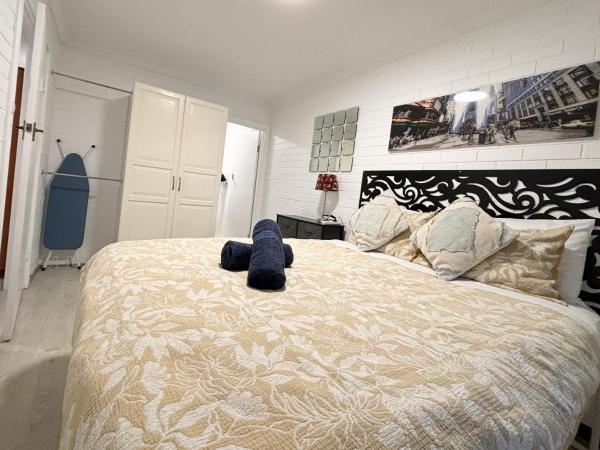 Urban Subiaco Oasis 1 Bedroom Unit : photo 2 de la chambre appartement avec balcon