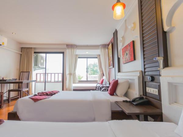 BP Chiangmai City Hotel : photo 1 de la chambre chambre lits jumeaux avec balcon