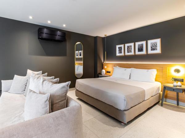 Porta Suites : photo 4 de la chambre suite avec terrasse et jacuzzi extérieur