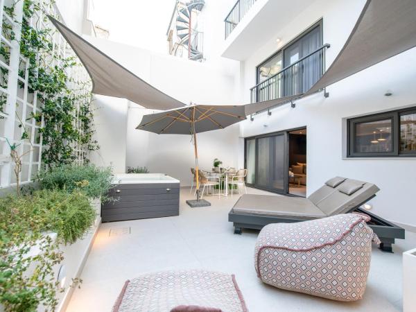 Porta Suites : photo 5 de la chambre suite avec terrasse et jacuzzi extérieur