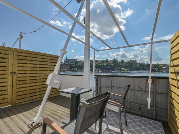 Mälardrottningen Yacht Hotel : photo 1 de la chambre suite junior avec terrasse