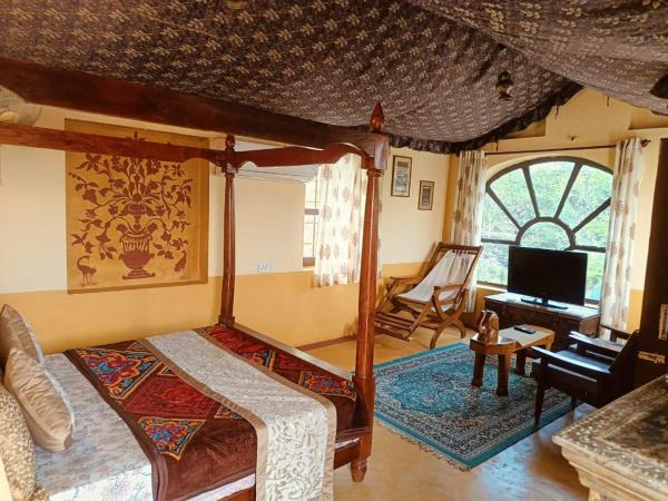 Raj Haveli- A Heritage Samode : photo 1 de la chambre chambre double - vue sur montagne