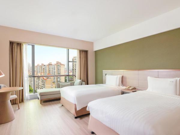 Holiday Inn Shanghai Pudong Nanpu, an IHG Hotel : photo 3 de la chambre chambre lits jumeaux premium avec accès au salon