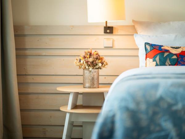 Zollenspieker Fährhaus : photo 2 de la chambre chambre double confort - vue sur rivière