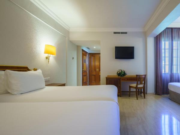 Crisol Jardines de Córdoba : photo 1 de la chambre chambre quadruple avec parking