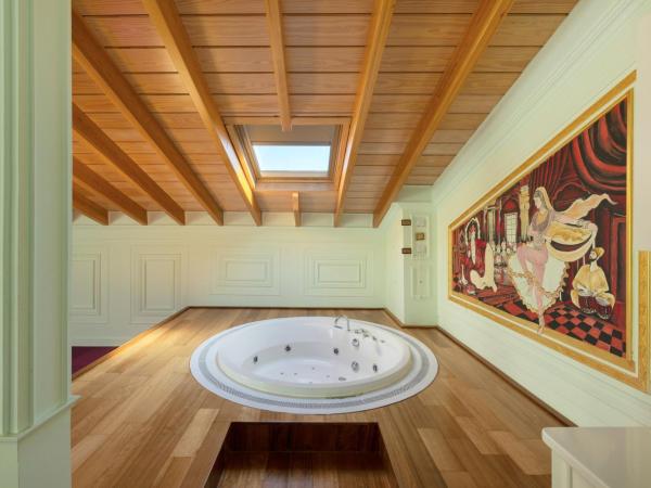 Seven Hills Palace & Spa : photo 2 de la chambre queen suite with spa bath - mansion loft suite ( only sky view )