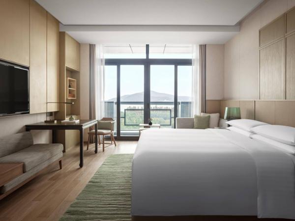 Wuxi Marriott Hotel Lihu Lake : photo 3 de la chambre chambre lit king-size premier - vue sur lac