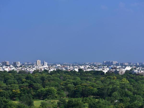 Jaipur Marriott Hotel : photo 6 de la chambre chambre lit king-size deluxe