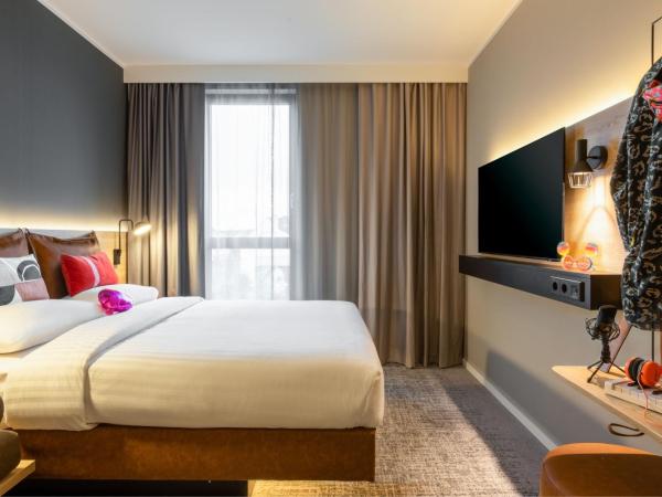 Moxy Dortmund City : photo 4 de la chambre chambre lit queen-size moxy
