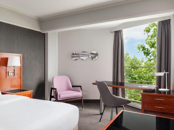 Paris Marriott Rive Gauche Hotel & Conference Center : photo 3 de la chambre chambre lit king-size deluxe