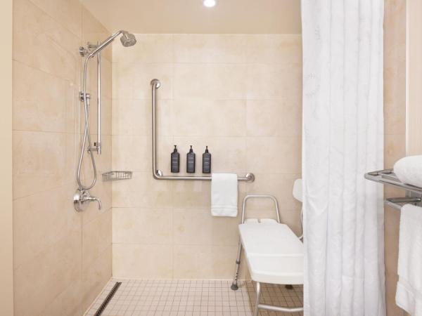 Sheraton Vancouver Wall Centre : photo 3 de la chambre chambre lit king-size - Étage inférieur