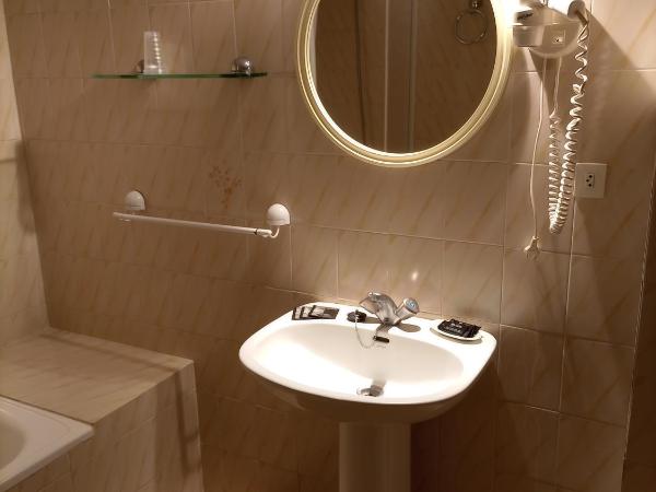 Vintage Hotel Mercedes : photo 5 de la chambre chambre quadruple avec balcon