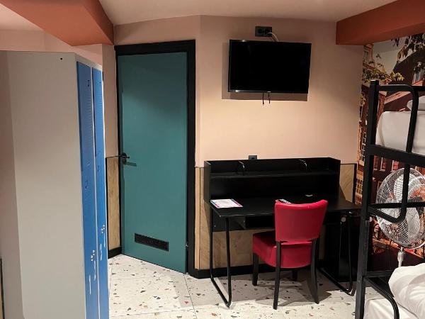 Heart of Amsterdam Hostel : photo 2 de la chambre chambre privée (6 adultes)