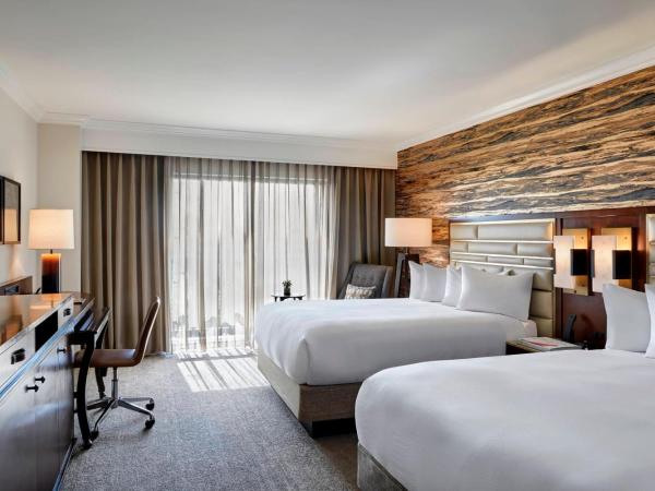 JW Marriott San Antonio Hill Country Resort & Spa : photo 1 de la chambre deluxe queen room with two queen beds and juliette balcony
