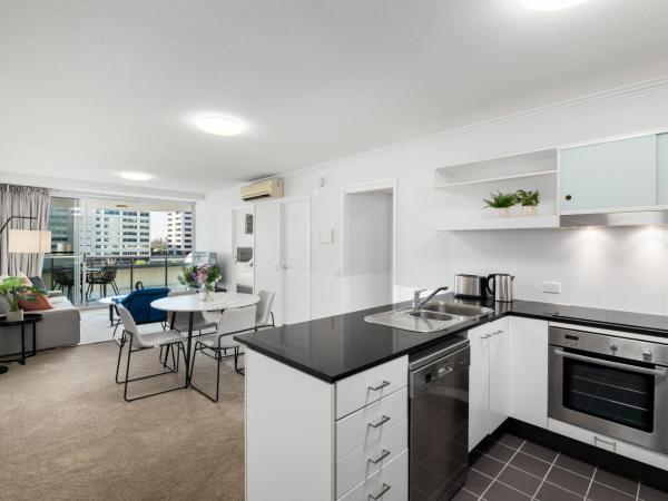 South bank Serviced Apartments : photo 5 de la chambre two-bedroom apartment with balcony and two bathrooms