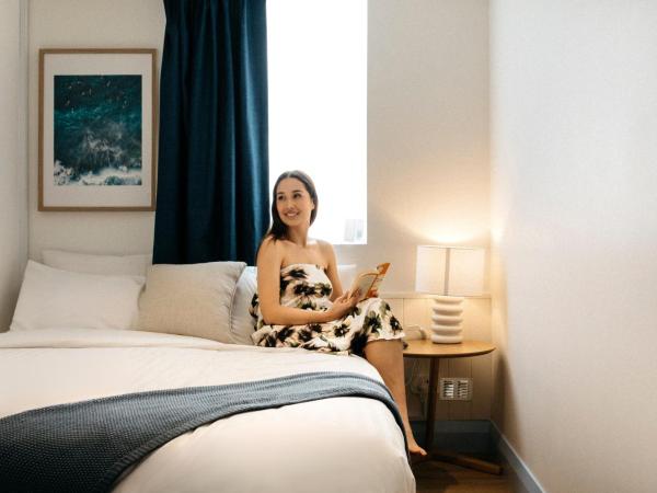 The Village Surry Hills : photo 1 de la chambre chambre lits jumeaux avec salle de bains privative