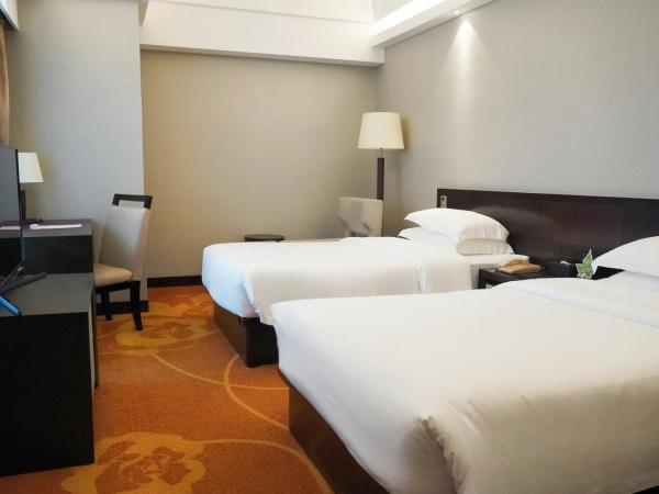 Landmark International Hotel : photo 1 de la chambre chambre lits jumeaux standard