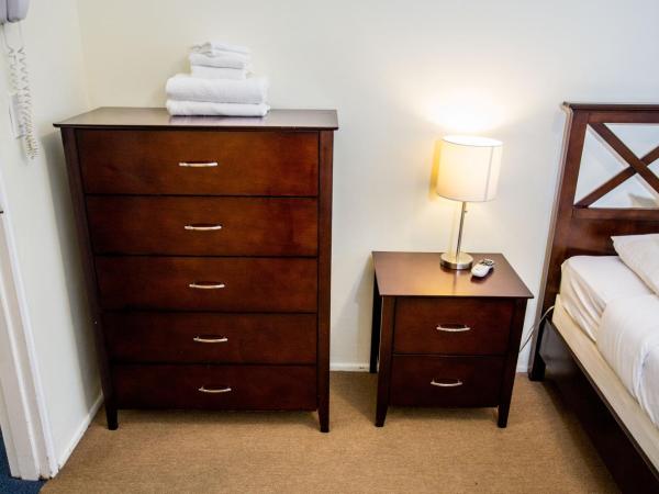 Ocean Park Hotel : photo 6 de la chambre chambre lit queen-size avec salle de bains commune