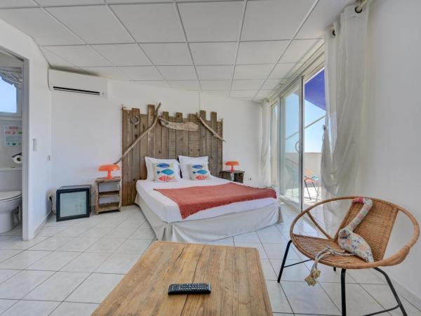 Hotel Camille : photo 1 de la chambre chambre double avec balcon - vue sur mer