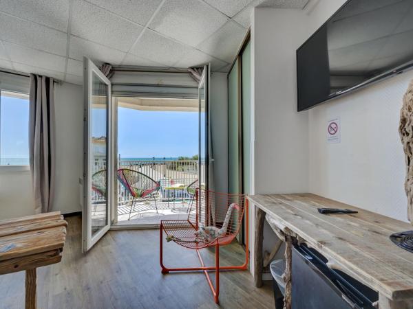 Hotel Camille : photo 9 de la chambre chambre double avec balcon - vue sur mer