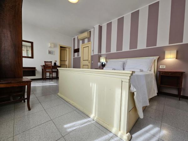 Hotel Rosalba Perugia : photo 2 de la chambre grande chambre double