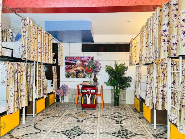 Hotel Moon Light Palace : photo 6 de la chambre lit dans dortoir pour hommes