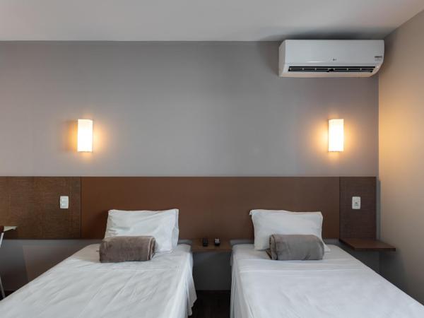 Go Inn Hotel Curitiba : photo 4 de la chambre chambre lits jumeaux standard