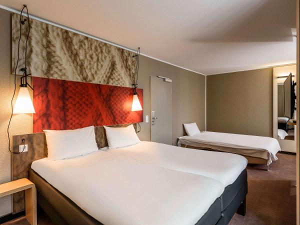 ibis Hotel München City : photo 1 de la chambre chambre double confort avec canapé-lit