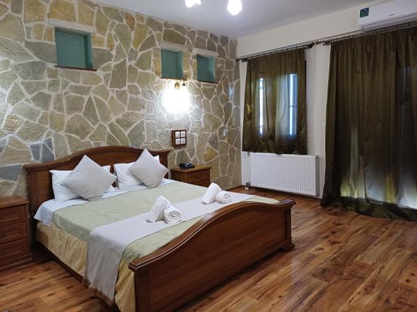 Agnantio : photo 2 de la chambre chambre double supérieure avec balcon et vue sur le lac