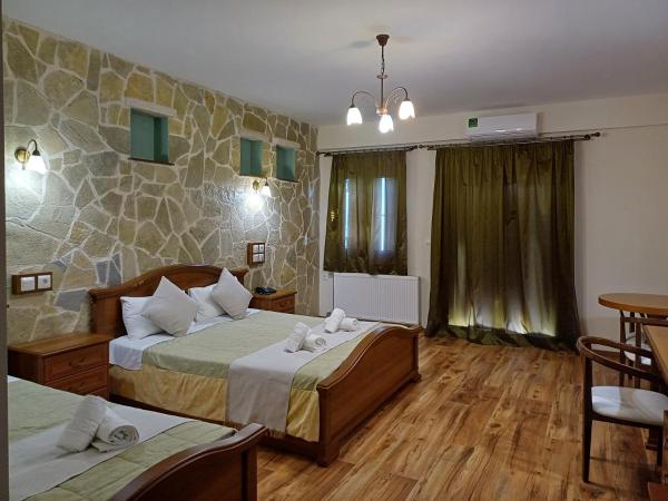 Agnantio : photo 3 de la chambre chambre triple supérieure avec balcon et vue sur le lac