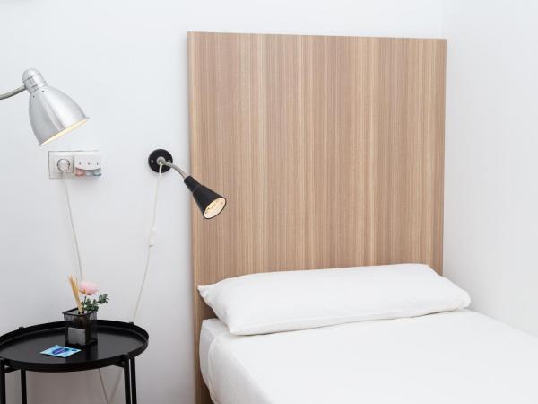 Hostal Siesta & Go Nuevos Ministerios : photo 2 de la chambre chambre simple