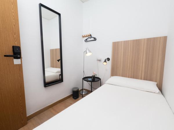 Hostal Siesta & Go Nuevos Ministerios : photo 5 de la chambre chambre simple