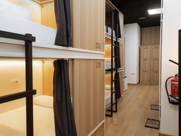 Hostal Siesta & Go Nuevos Ministerios : photo 7 de la chambre lit superposé dans dortoir mixte