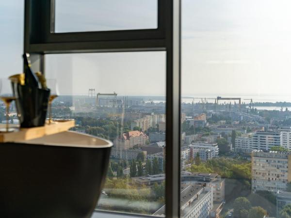 Hanza Tower Original Versace Sea-Pool-Sky-City View : photo 9 de la chambre suite avec vue sur lac