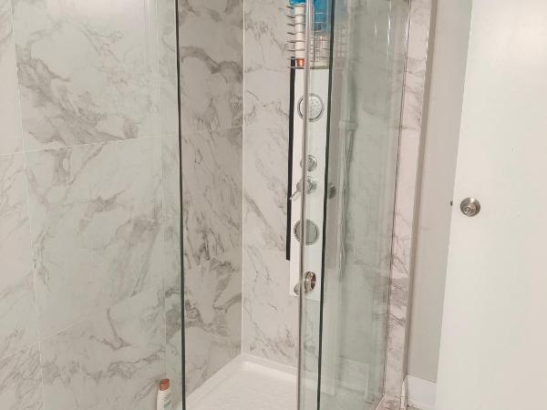 Tom oker : photo 5 de la chambre chambre quadruple avec salle de bains privative