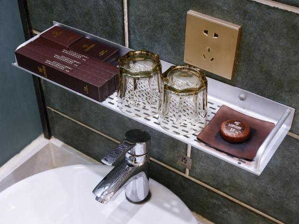 QiQiaoWu Fashion Hotel - Beijing Songjiazhuang Subway Station : photo 6 de la chambre chambre lit queen-size deluxe