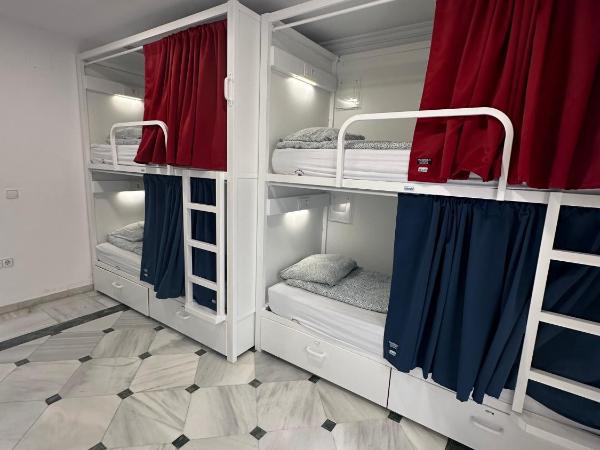 Mamre Hostel : photo 9 de la chambre lit dans un dortoir de 4 lits