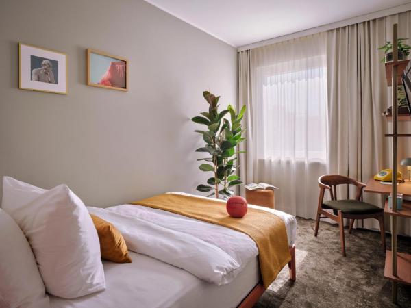 Max Brown Hotel 5th District, part of Sircle Collection - formerly Pentahotel Vienna : photo 1 de la chambre chambre cosy