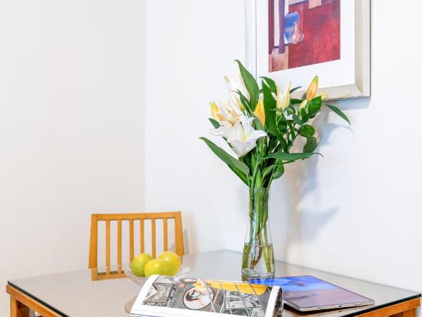 Golden Sands Hotel Apartments : photo 3 de la chambre appartement avec balcon