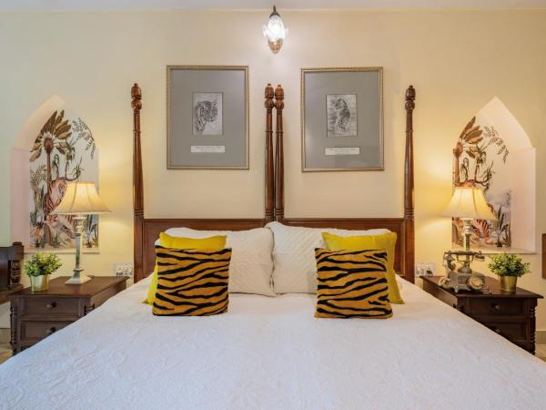 Dera Rawatsar - Heritage Hotel : photo 4 de la chambre chambre double deluxe - navette aéroport gratuite